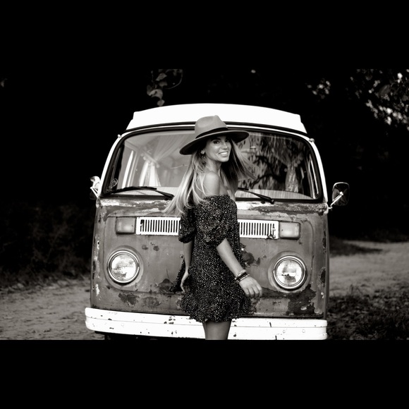 Meet your Posher, Tonya - Picture 1 of 1